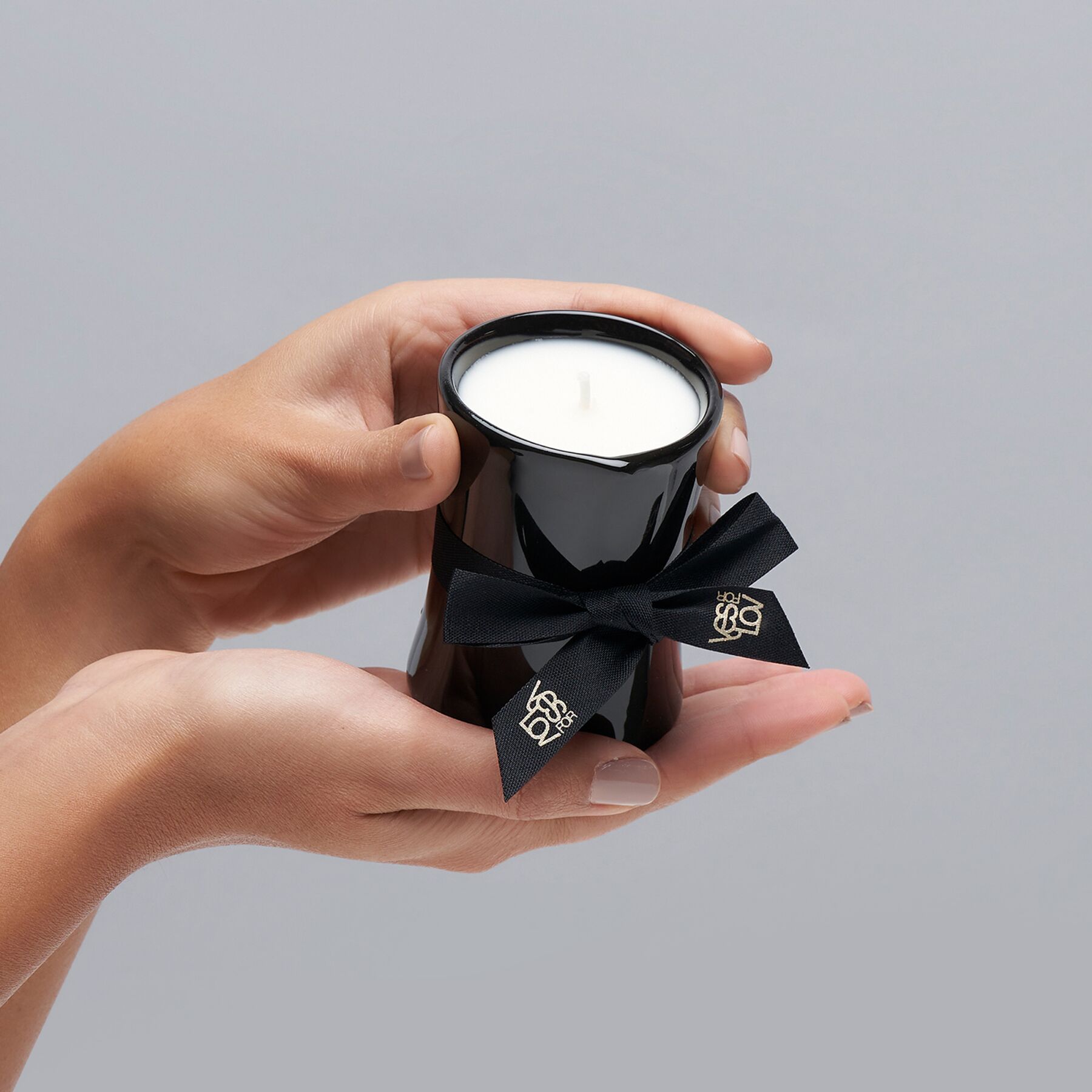 Масажна свічка YESforLOV MASSAGE CANDLE with titillating scent 120 г, пряний аромат, віск + олії - Зображення 2